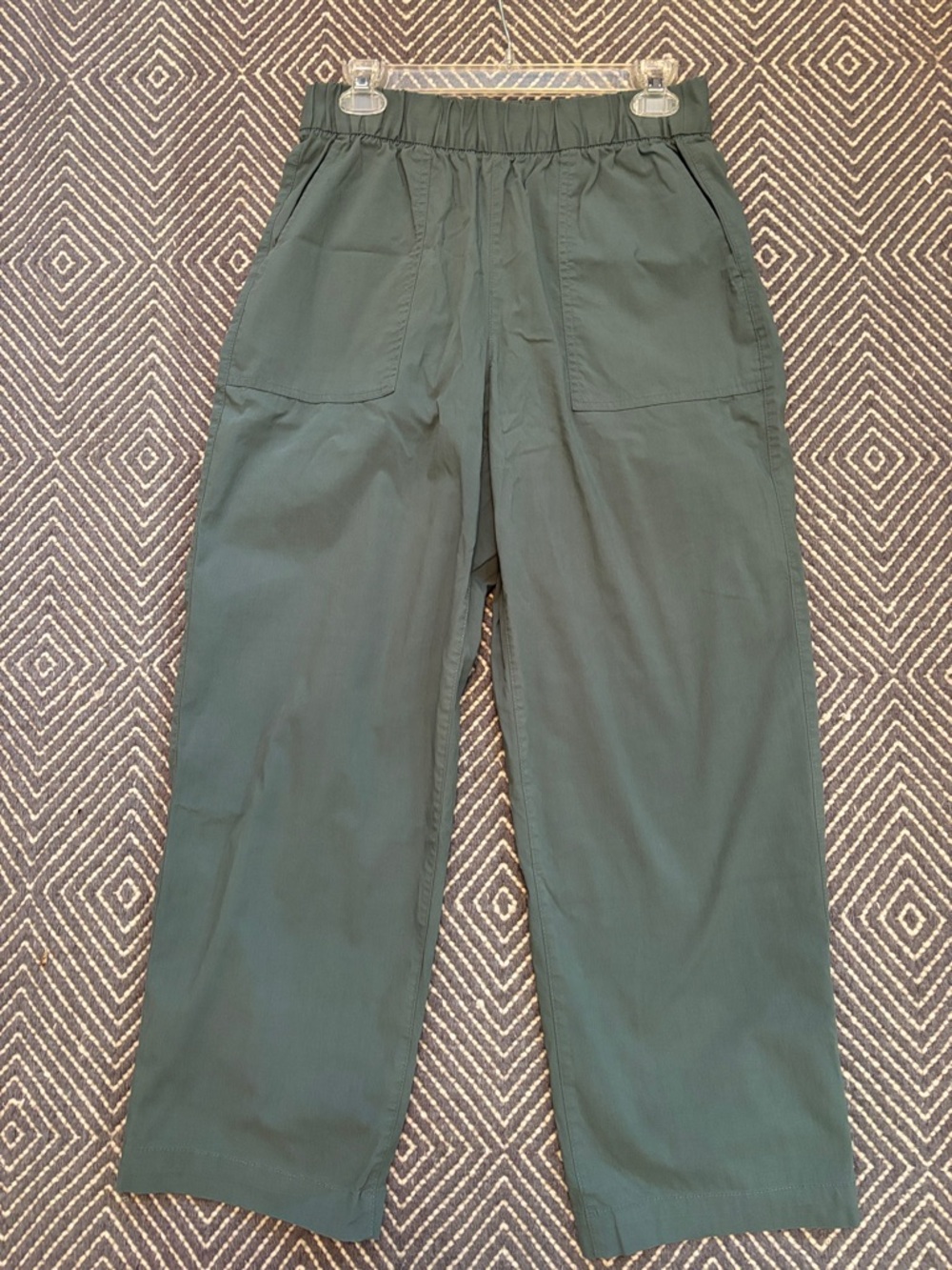 GAP women’s off duty khaki green pull on Cargo Pants Sz S